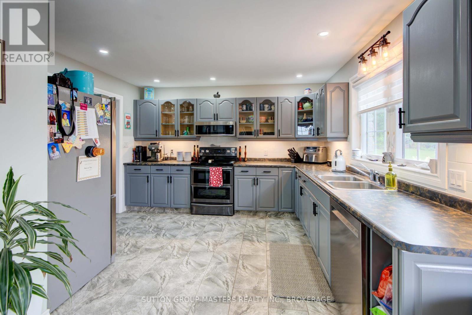 302 Greens Road, Leeds And The Thousand Islands, Ontario  K0H 2N0 - Photo 31 - X12209485