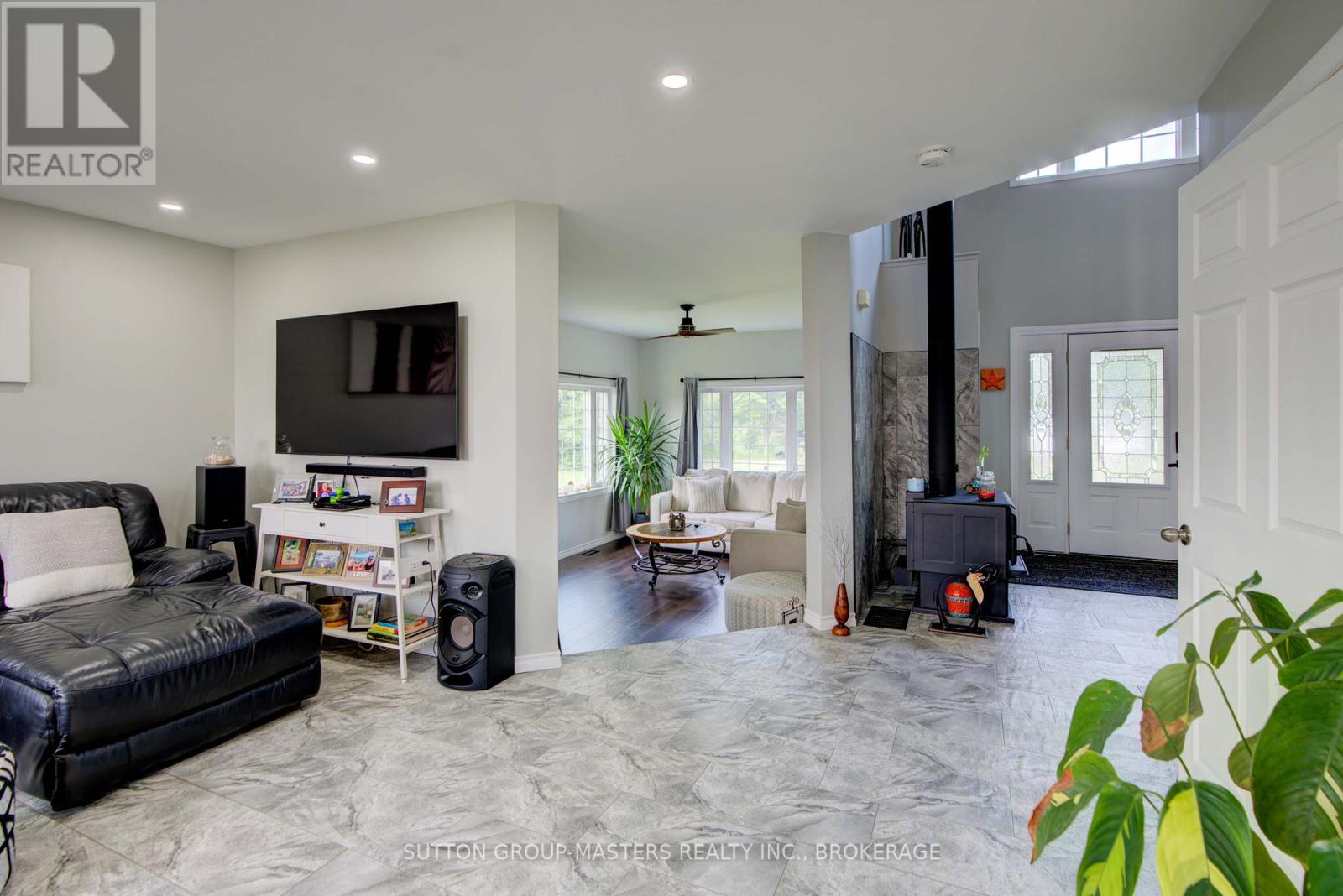 302 Greens Road, Leeds And The Thousand Islands, Ontario  K0H 2N0 - Photo 35 - X12209485