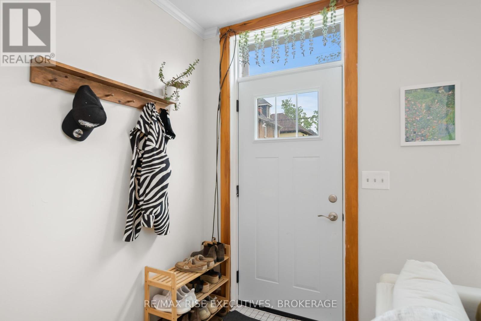 98 Mack Street, Kingston (Central City East), Ontario  K7L 1N9 - Photo 4 - X12209523