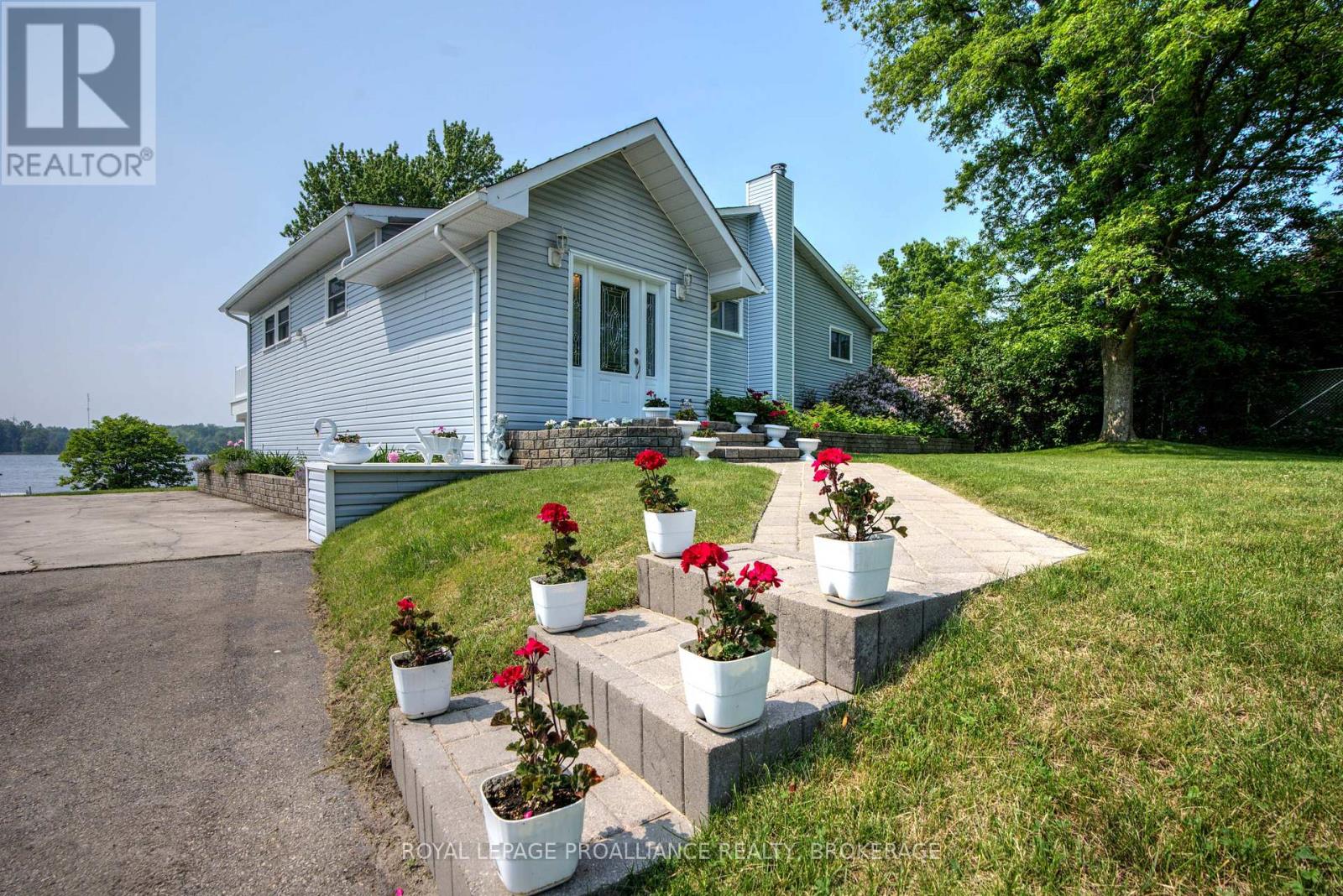 162 Mcnally's Lane, Rideau Lakes, Ontario  K0G 1X0 - Photo 11 - X12209529