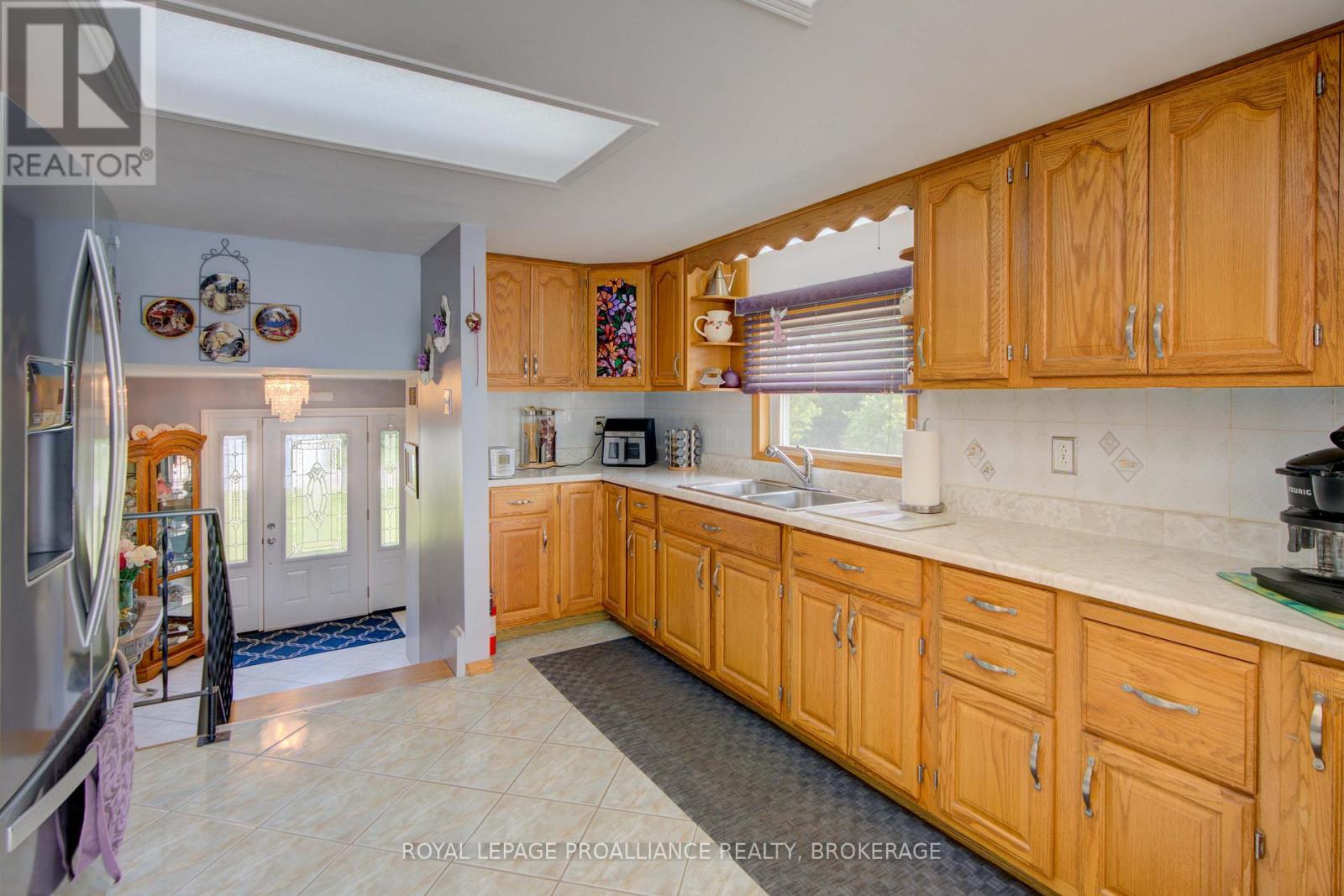 162 Mcnally's Lane, Rideau Lakes, Ontario  K0G 1X0 - Photo 24 - X12209529