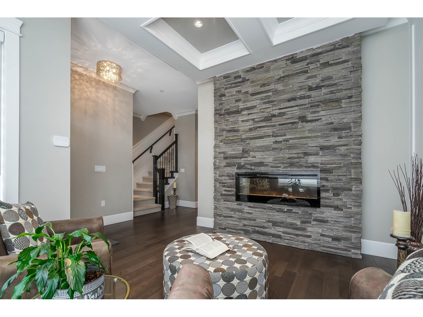 Property at 11 1426 FINLAY STREET image 3