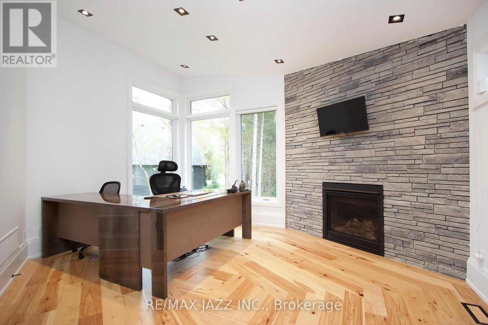 143 Elysian Fields Road, Kawartha Lakes (Fenelon), Ontario  K0M 1G0 - Photo 18 - X12209343