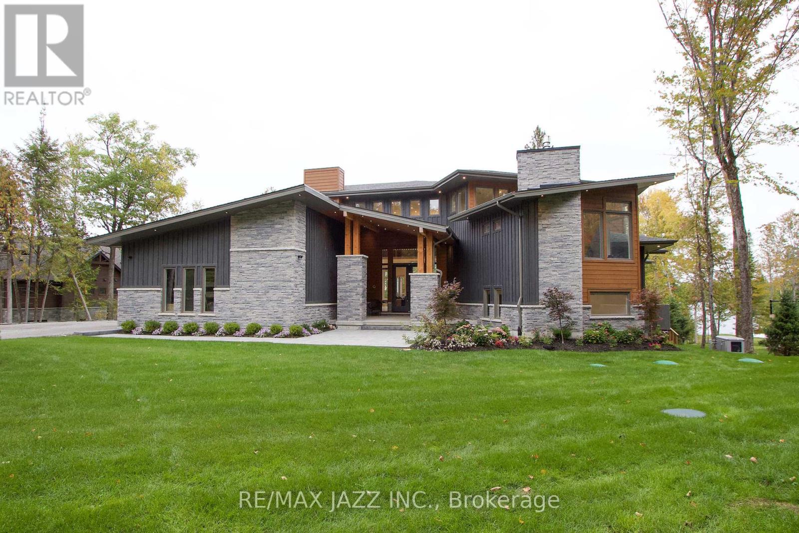 143 Elysian Fields Road, Kawartha Lakes (Fenelon), Ontario  K0M 1G0 - Photo 3 - X12209343