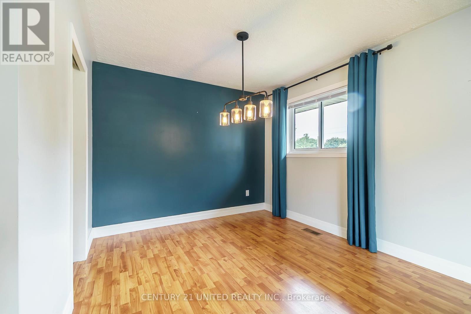 861 Hilliard Street, Peterborough North (South), Ontario  K9H 5R7 - Photo 10 - X12209439