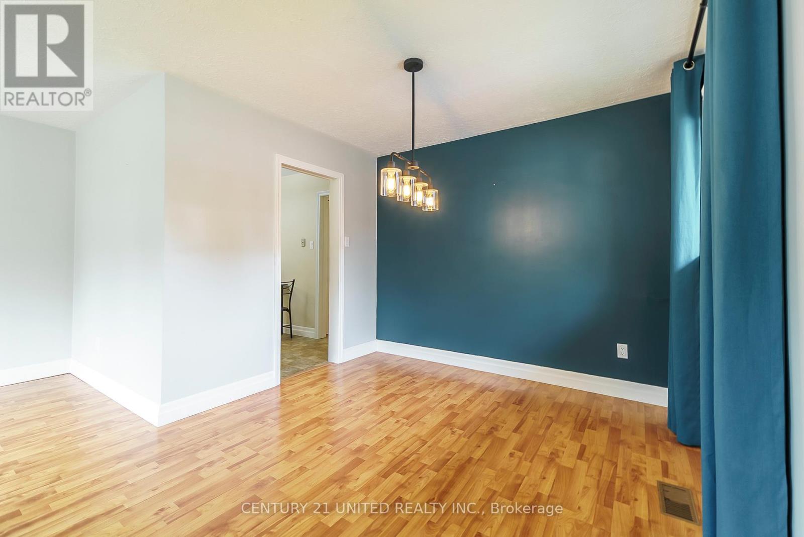 861 Hilliard Street, Peterborough North (South), Ontario  K9H 5R7 - Photo 11 - X12209439