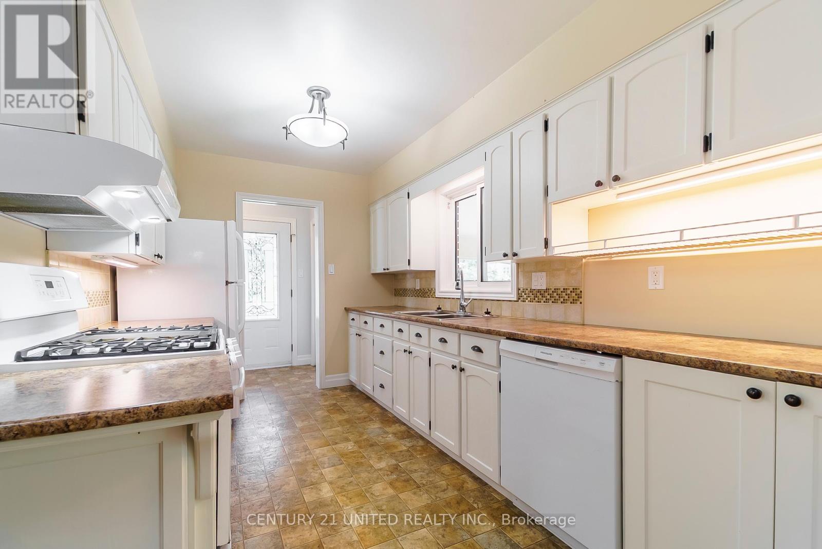 861 Hilliard Street, Peterborough North (South), Ontario  K9H 5R7 - Photo 15 - X12209439
