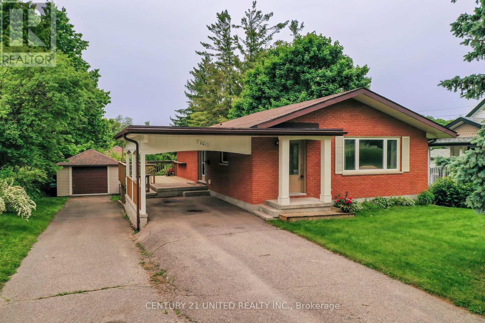 861 Hilliard Street, Peterborough North (South), Ontario  K9H 5R7 - Photo 2 - X12209439