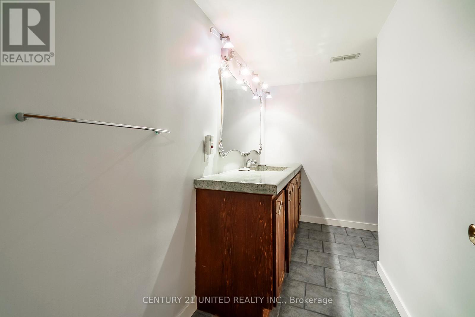 861 Hilliard Street, Peterborough North (South), Ontario  K9H 5R7 - Photo 27 - X12209439