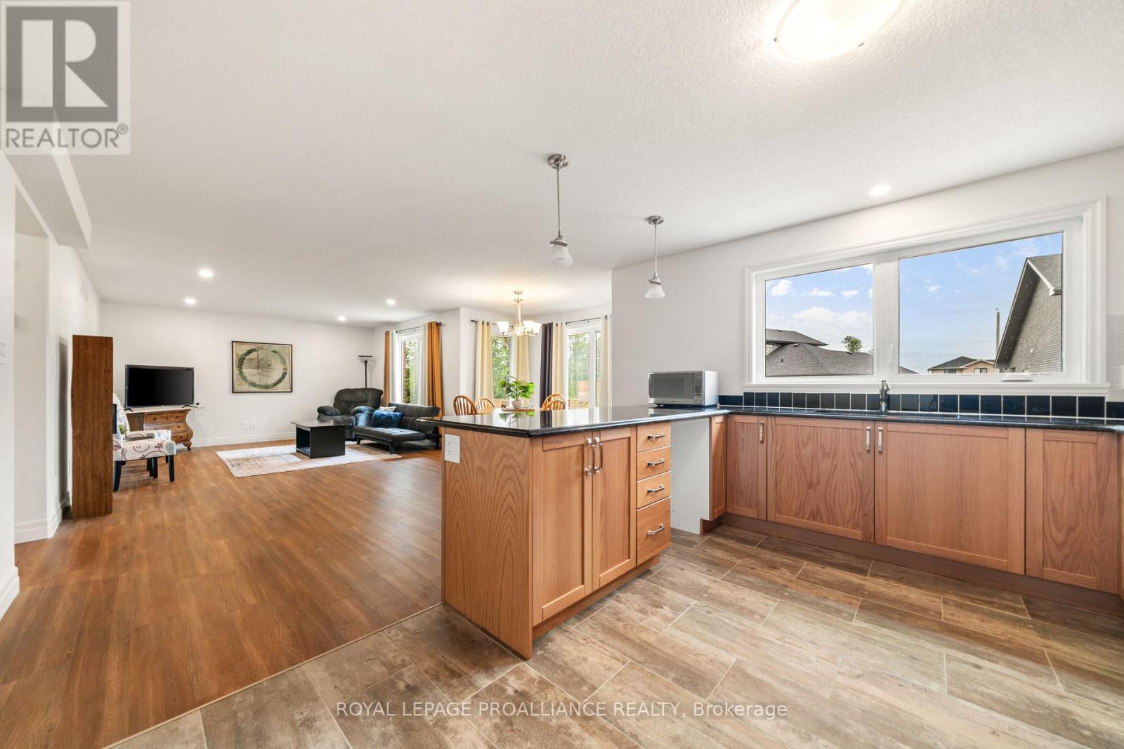 54 Lanark Drive, Belleville (Belleville Ward), Ontario  K8N 0G7 - Photo 14 - X12209494