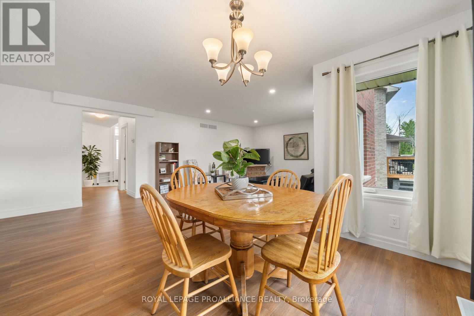 54 Lanark Drive, Belleville (Belleville Ward), Ontario  K8N 0G7 - Photo 16 - X12209494
