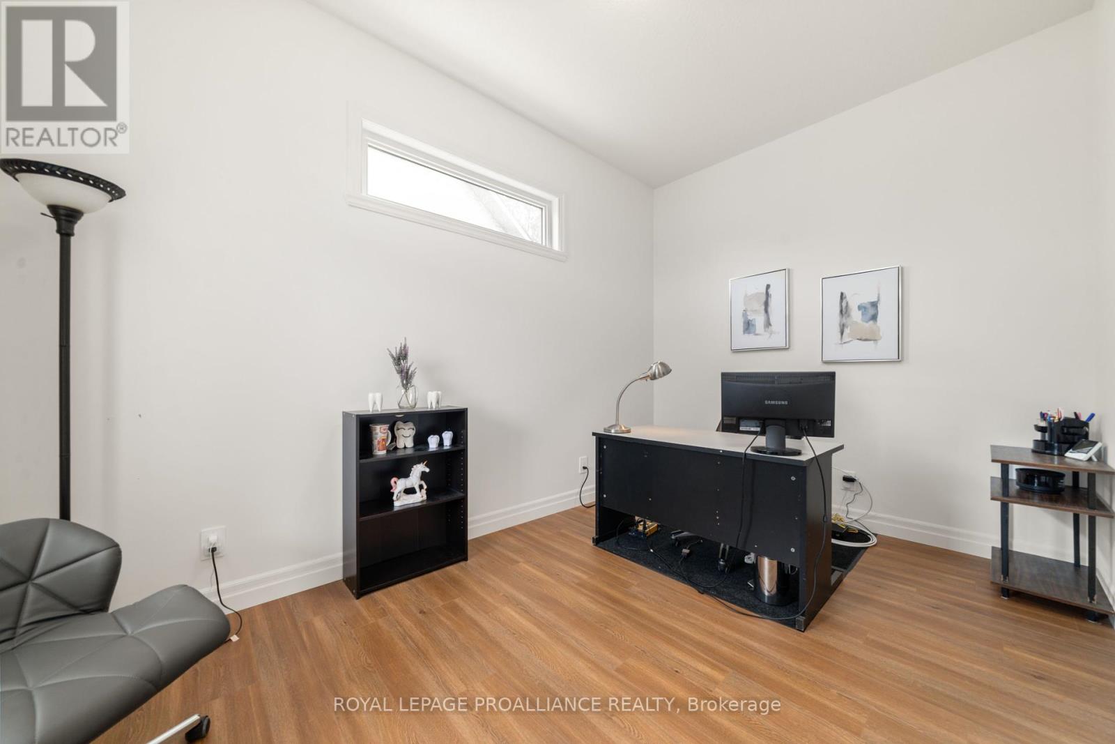 54 Lanark Drive, Belleville (Belleville Ward), Ontario  K8N 0G7 - Photo 5 - X12209494