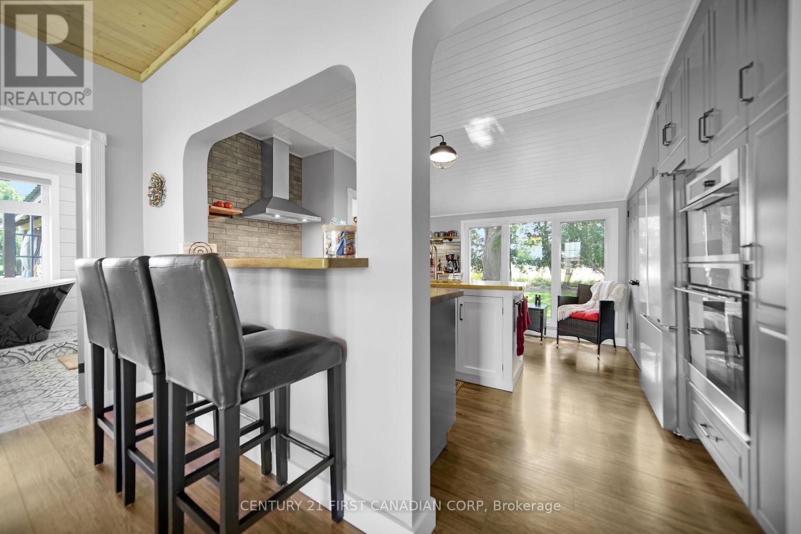24631 Stalker Line, West Elgin, Ontario  N0L 2P0 - Photo 11 - X12209410