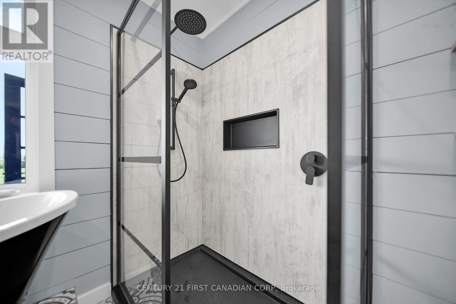 24631 Stalker Line, West Elgin, Ontario  N0L 2P0 - Photo 20 - X12209410