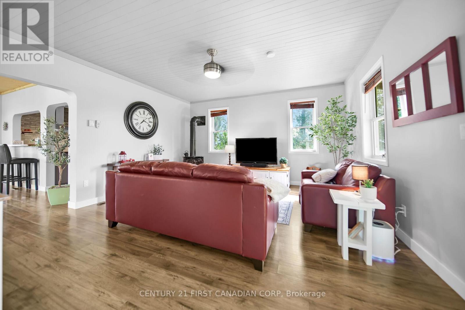 24631 Stalker Line, West Elgin, Ontario  N0L 2P0 - Photo 23 - X12209410