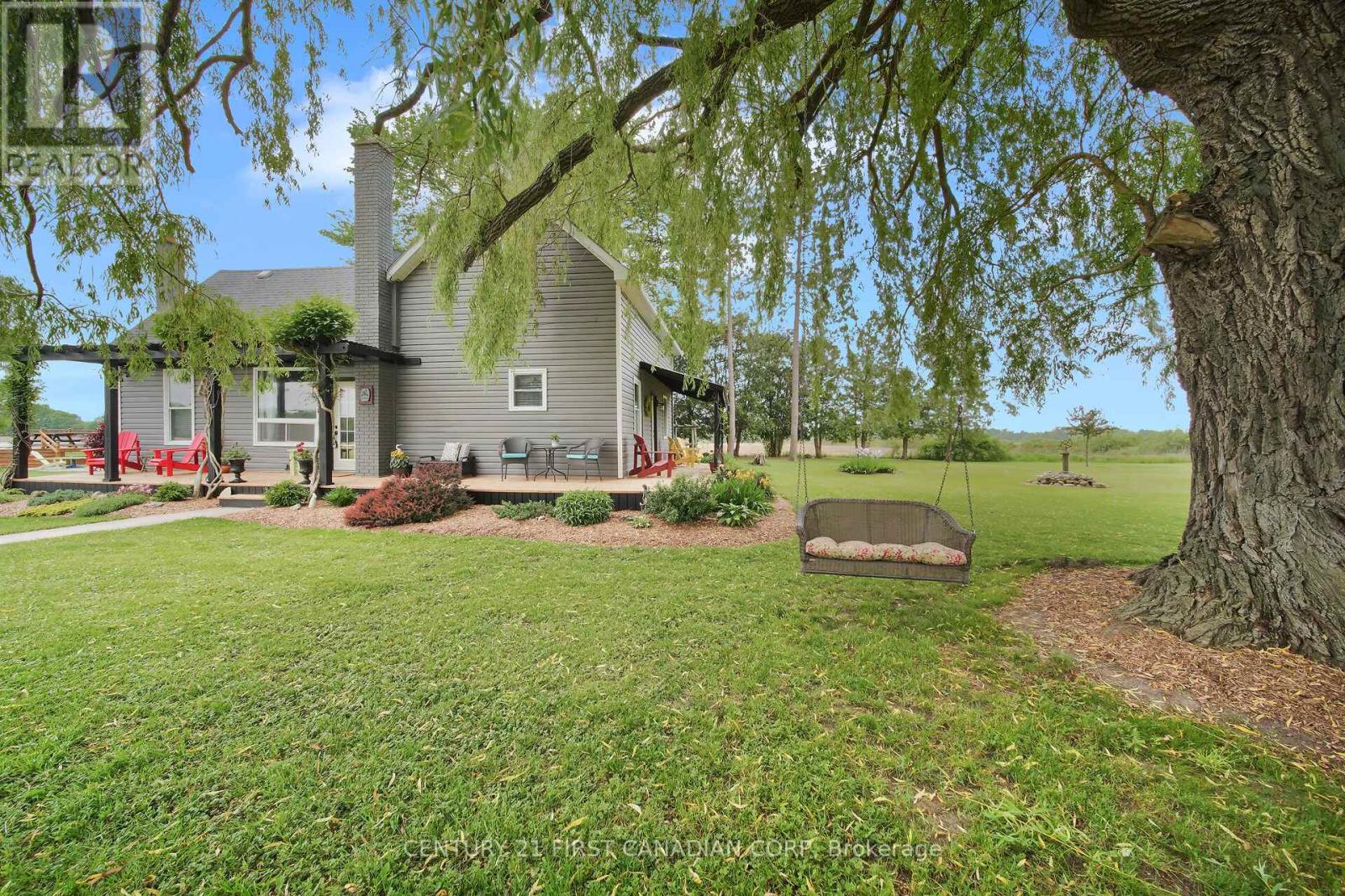 24631 Stalker Line, West Elgin, Ontario  N0L 2P0 - Photo 3 - X12209410
