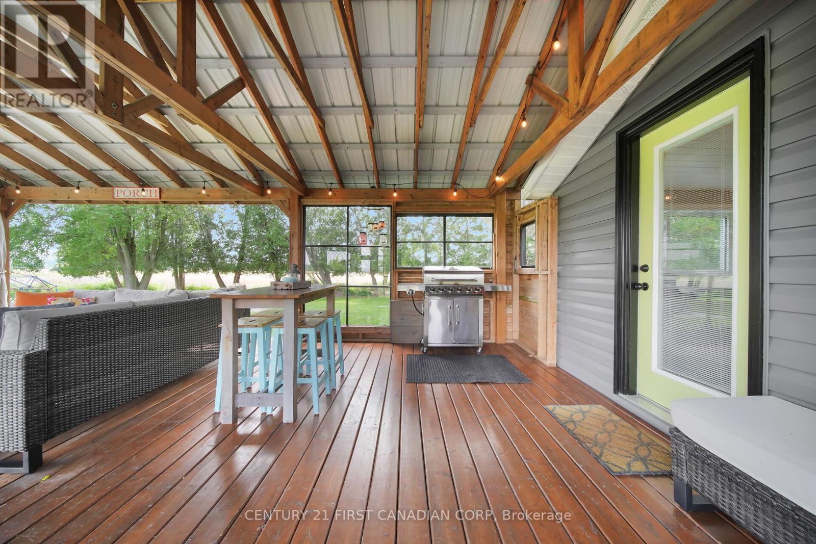 24631 Stalker Line, West Elgin, Ontario  N0L 2P0 - Photo 34 - X12209410