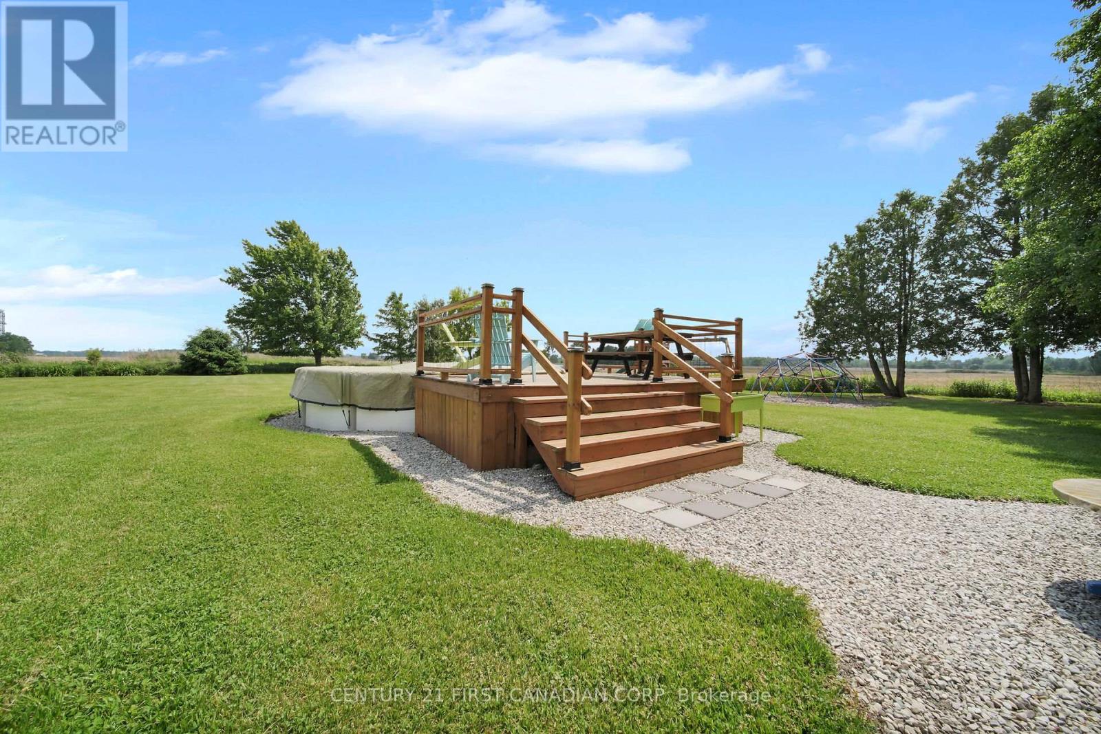 24631 Stalker Line, West Elgin, Ontario  N0L 2P0 - Photo 38 - X12209410