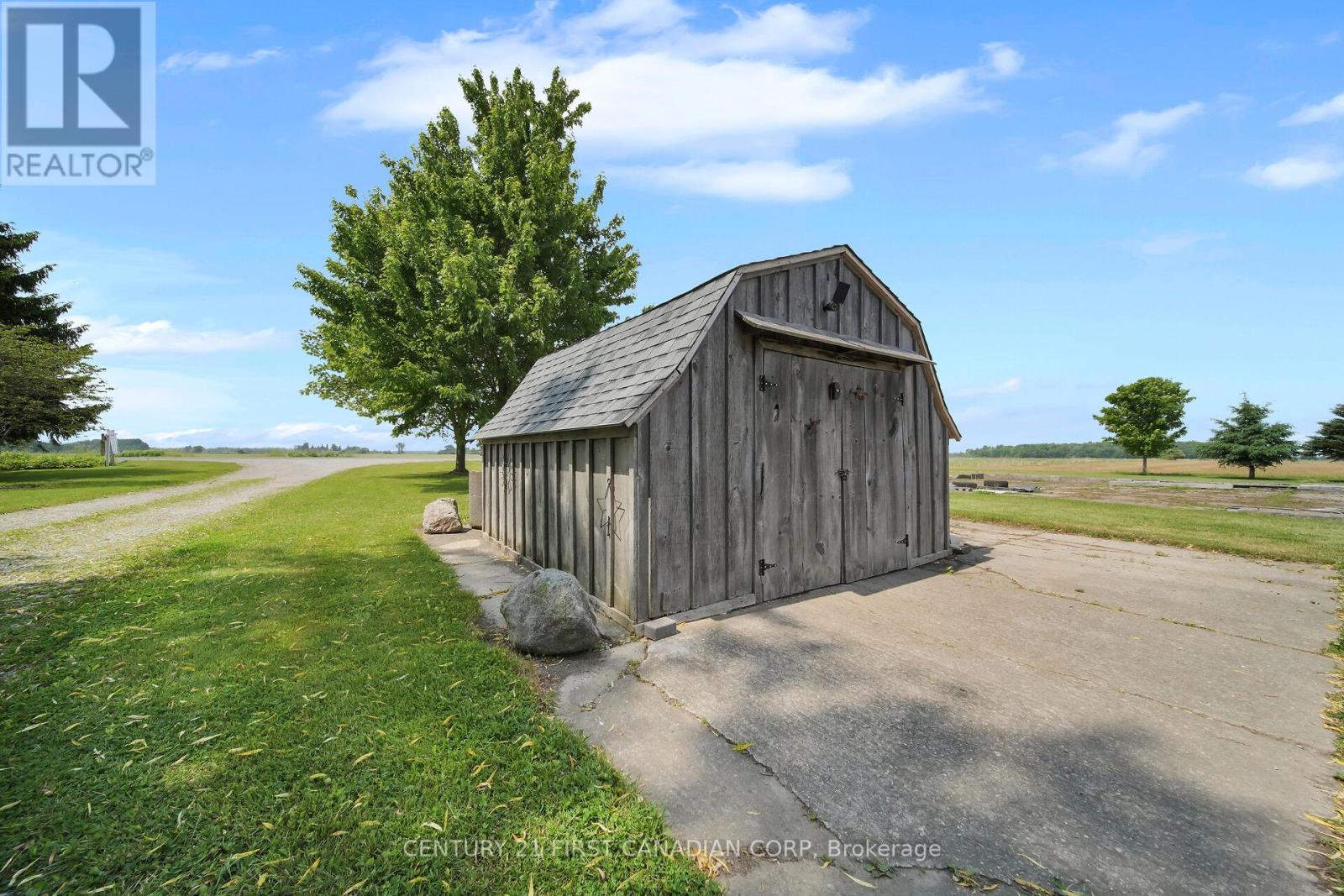 24631 Stalker Line, West Elgin, Ontario  N0L 2P0 - Photo 49 - X12209410