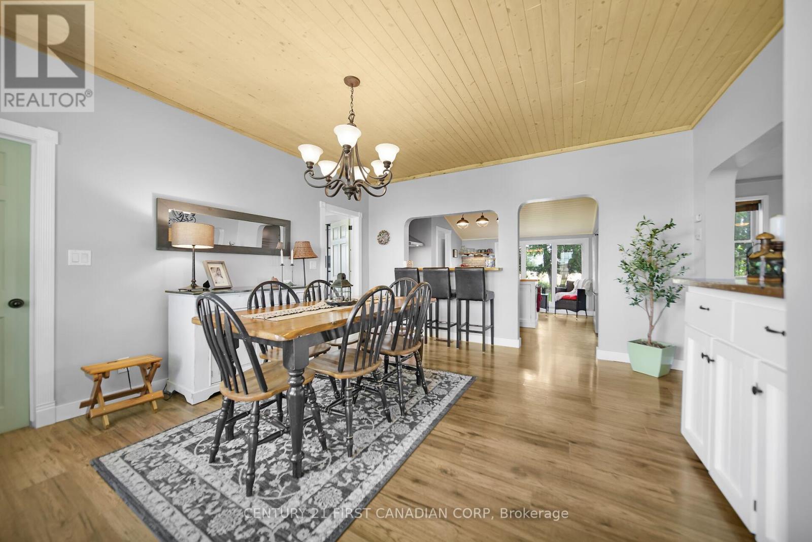 24631 Stalker Line, West Elgin, Ontario  N0L 2P0 - Photo 7 - X12209410