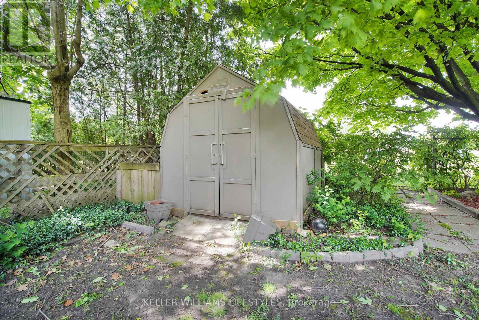 568 Sherene Terrace, London North (North P), Ontario  N6H 3J8 - Photo 43 - X12209441