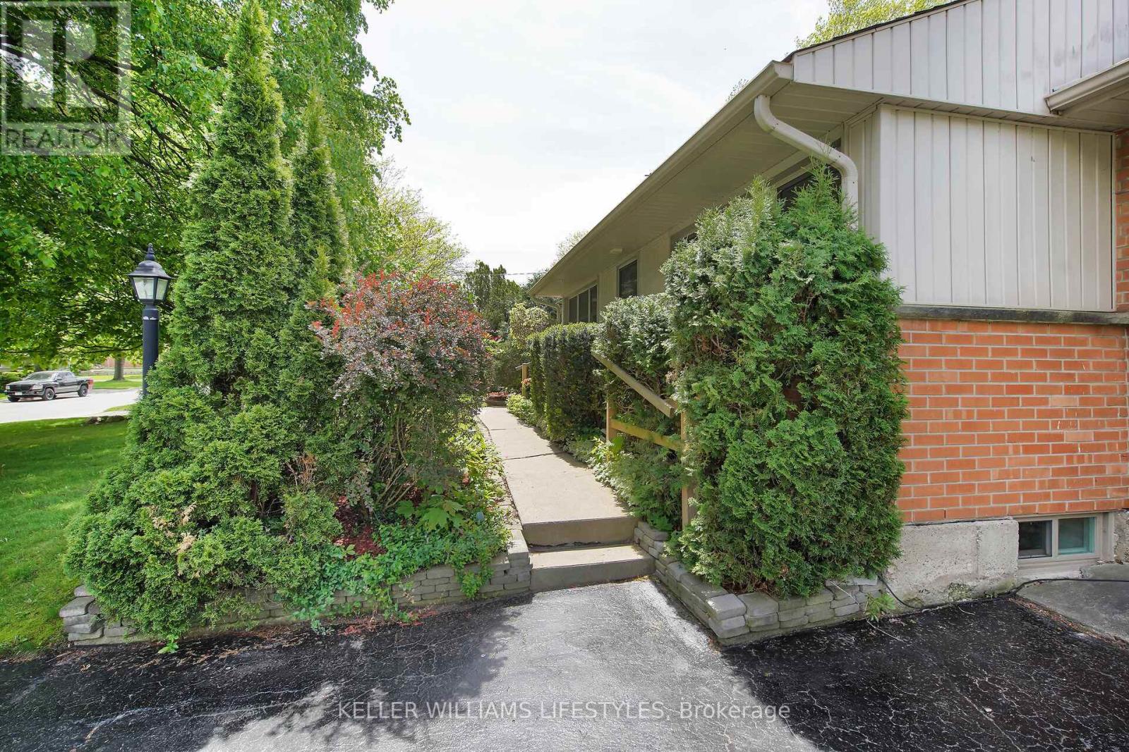 568 Sherene Terrace, London North (North P), Ontario  N6H 3J8 - Photo 7 - X12209441