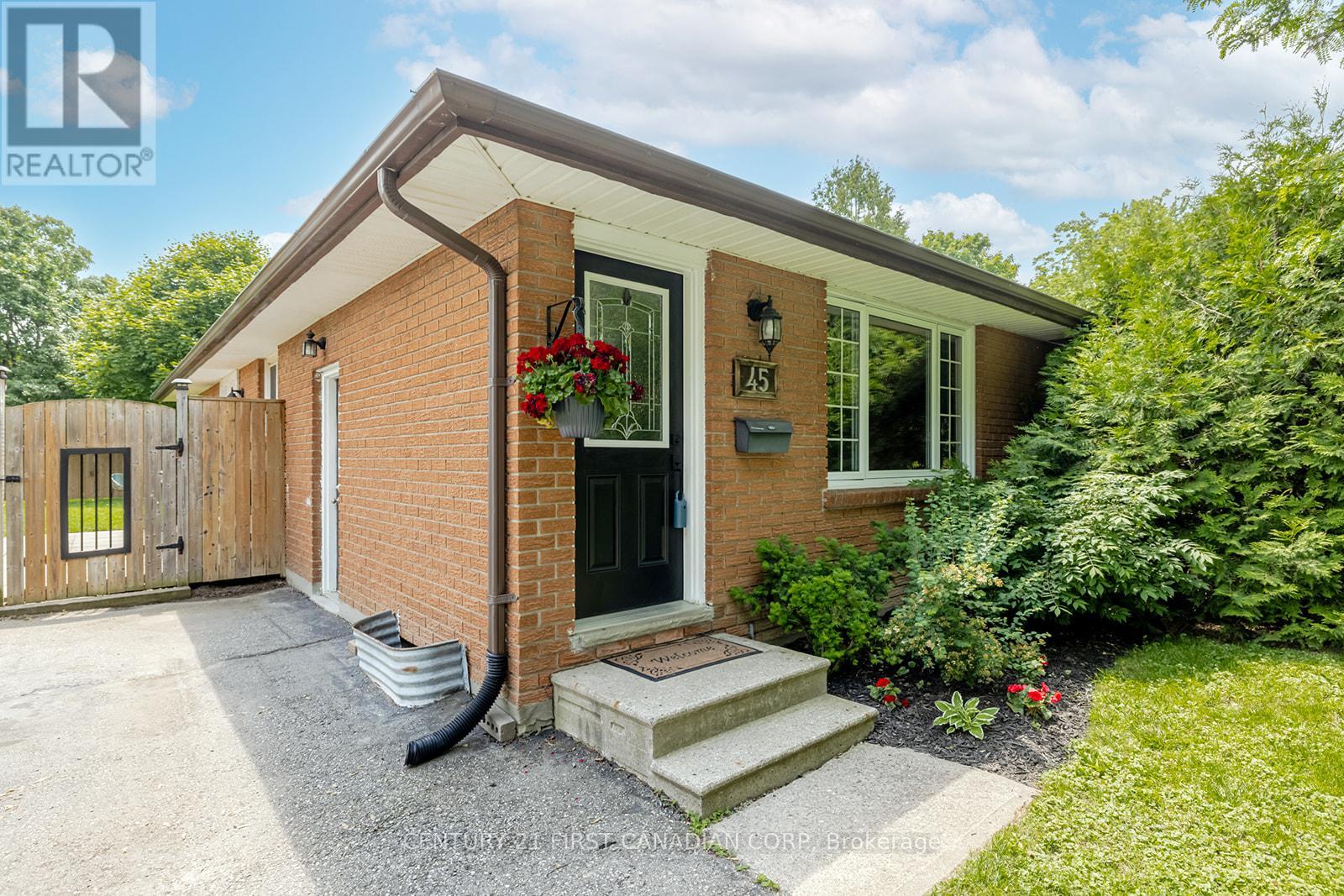 45 Downing Crescent, London South (South S), Ontario  N6C 3C7 - Photo 3 - X12209457
