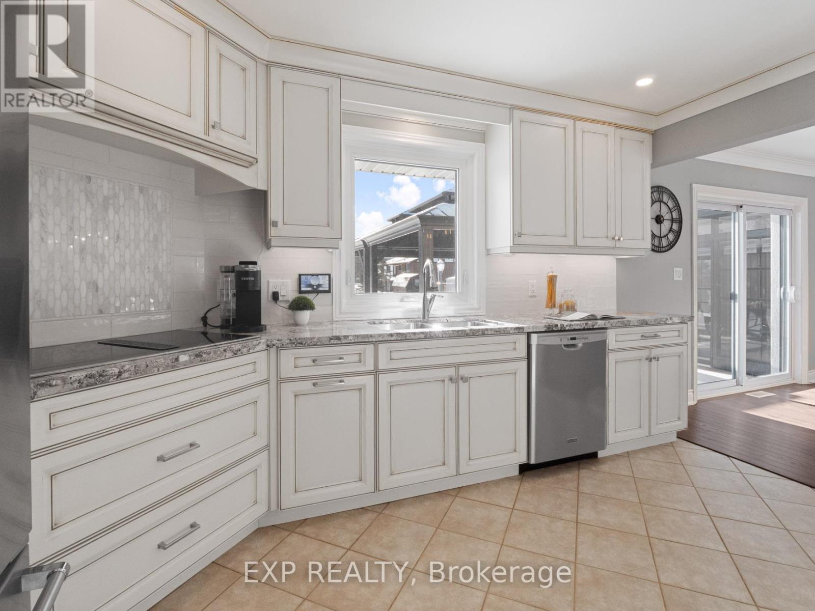 2189 Niagara Parkway, Fort Erie, Ontario  L2A 5M4 - Photo 15 - X12111106