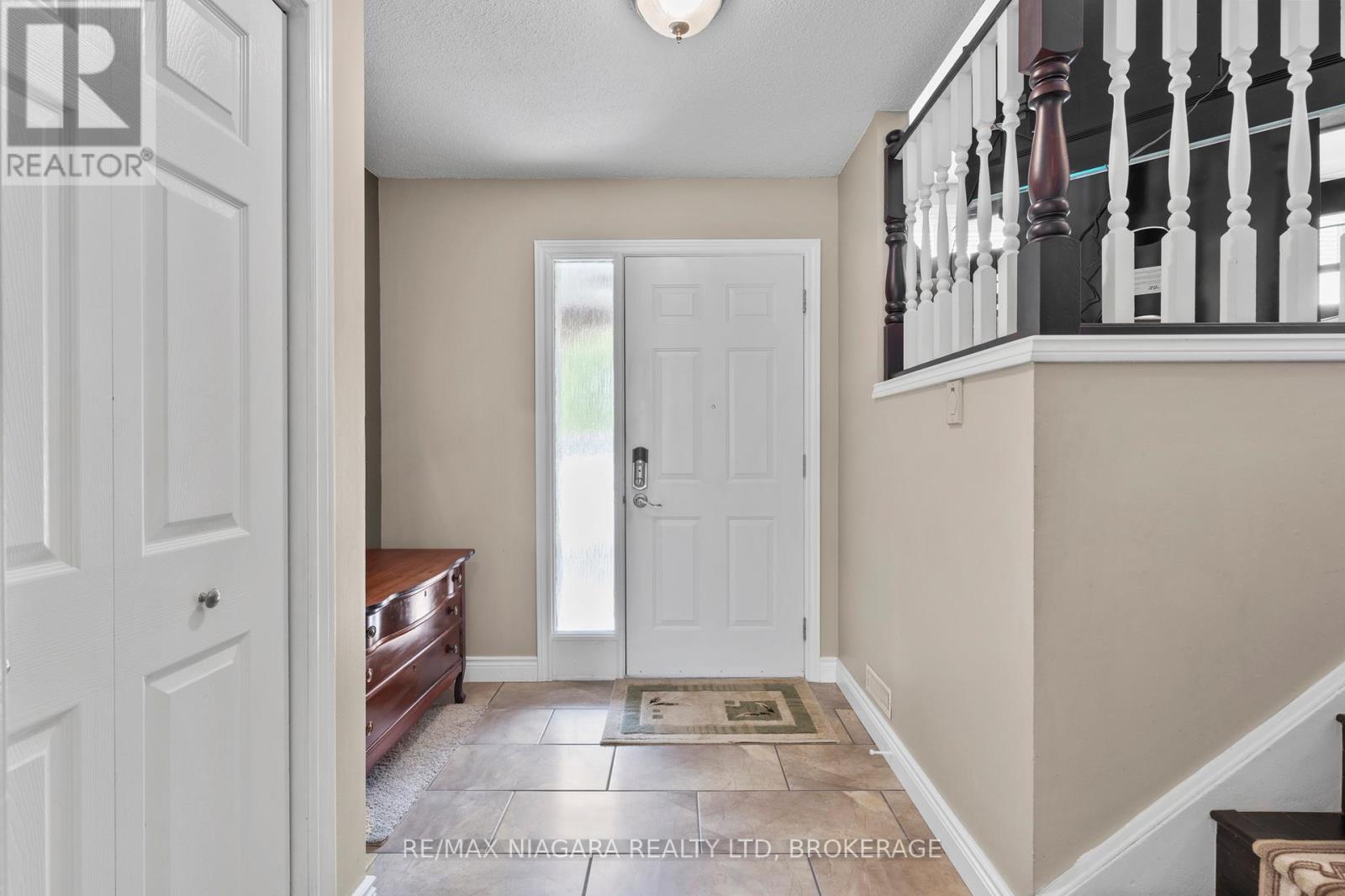 8410 Mundare Crescent, Niagara Falls, Ontario  L2G 7M5 - Photo 8 - X12207845