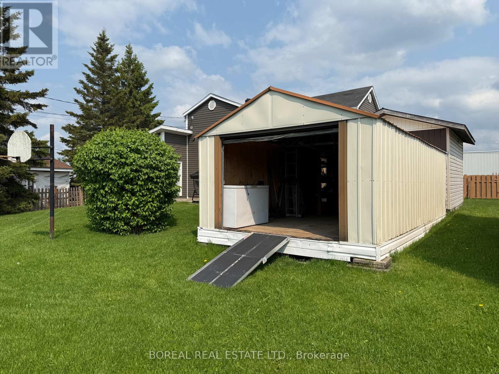 1 Boisvert Crescent, Cochrane, Ontario  P0L 1C0 - Photo 10 - T12209487