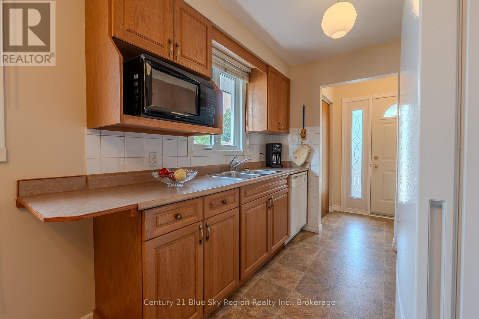 61 Massey Drive, North Bay, Ontario  P1A 3Y3 - Photo 3 - X12209440