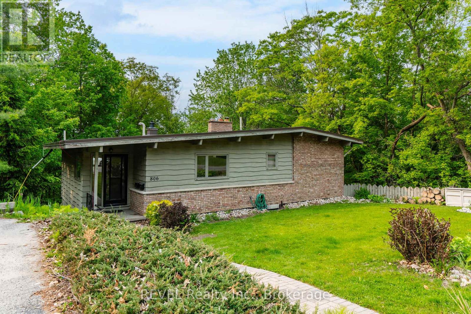 806 VICTORIA STREET, midland, Ontario