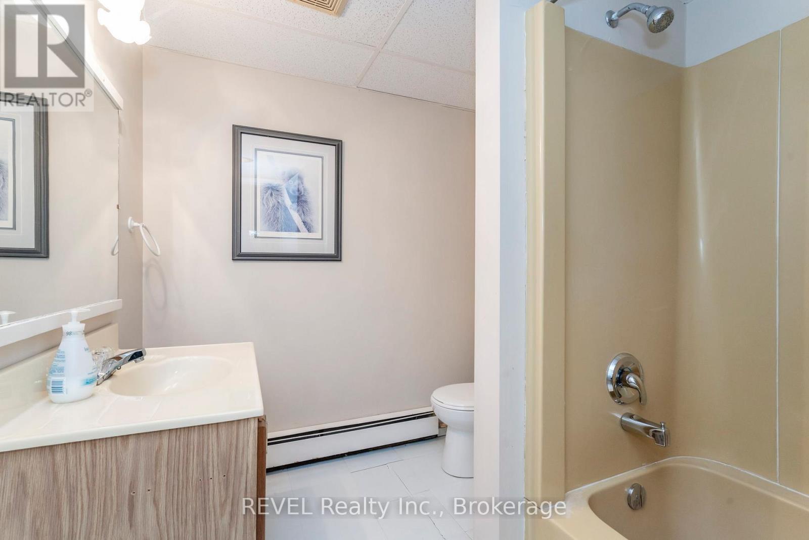 806 Victoria Street, Midland, Ontario  L4R 1B6 - Photo 32 - S12209376