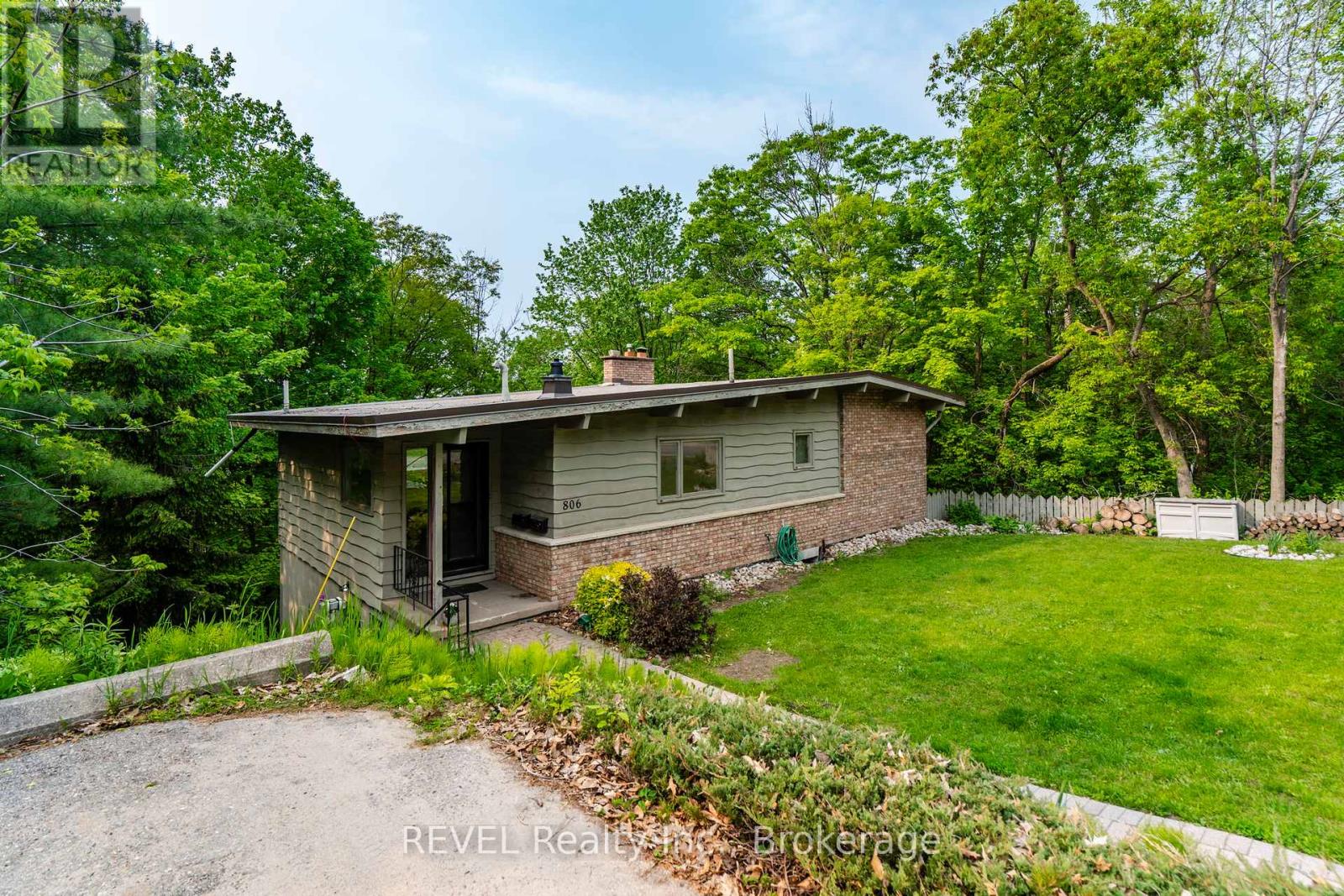 806 Victoria Street, Midland, Ontario  L4R 1B6 - Photo 45 - S12209376