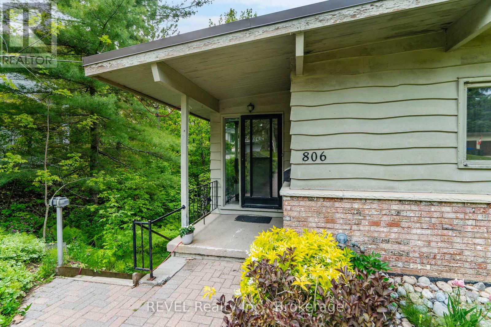 806 Victoria Street, Midland, Ontario  L4R 1B6 - Photo 5 - S12209376