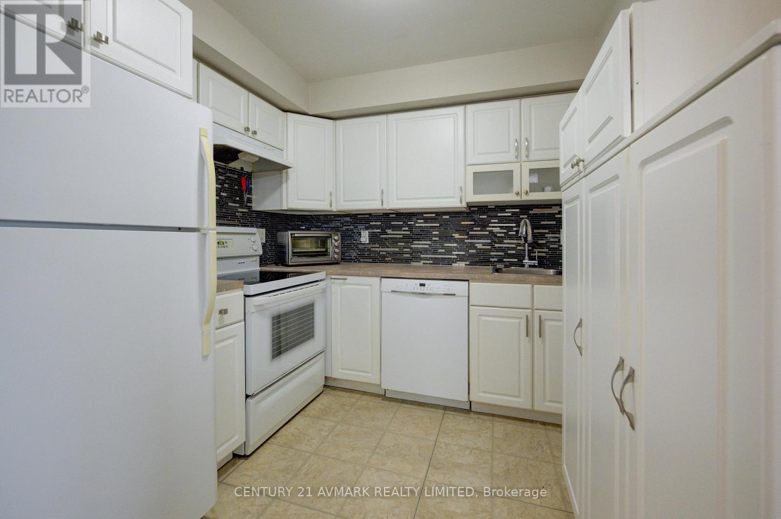205 - 78 Roehampton Avenue, St. Catharines, Ontario  L2M 7W9 - Photo 3 - X12209186