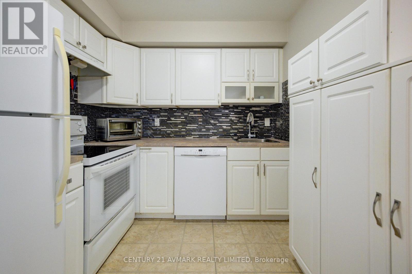 205 - 78 Roehampton Avenue, St. Catharines, Ontario  L2M 7W9 - Photo 4 - X12209186