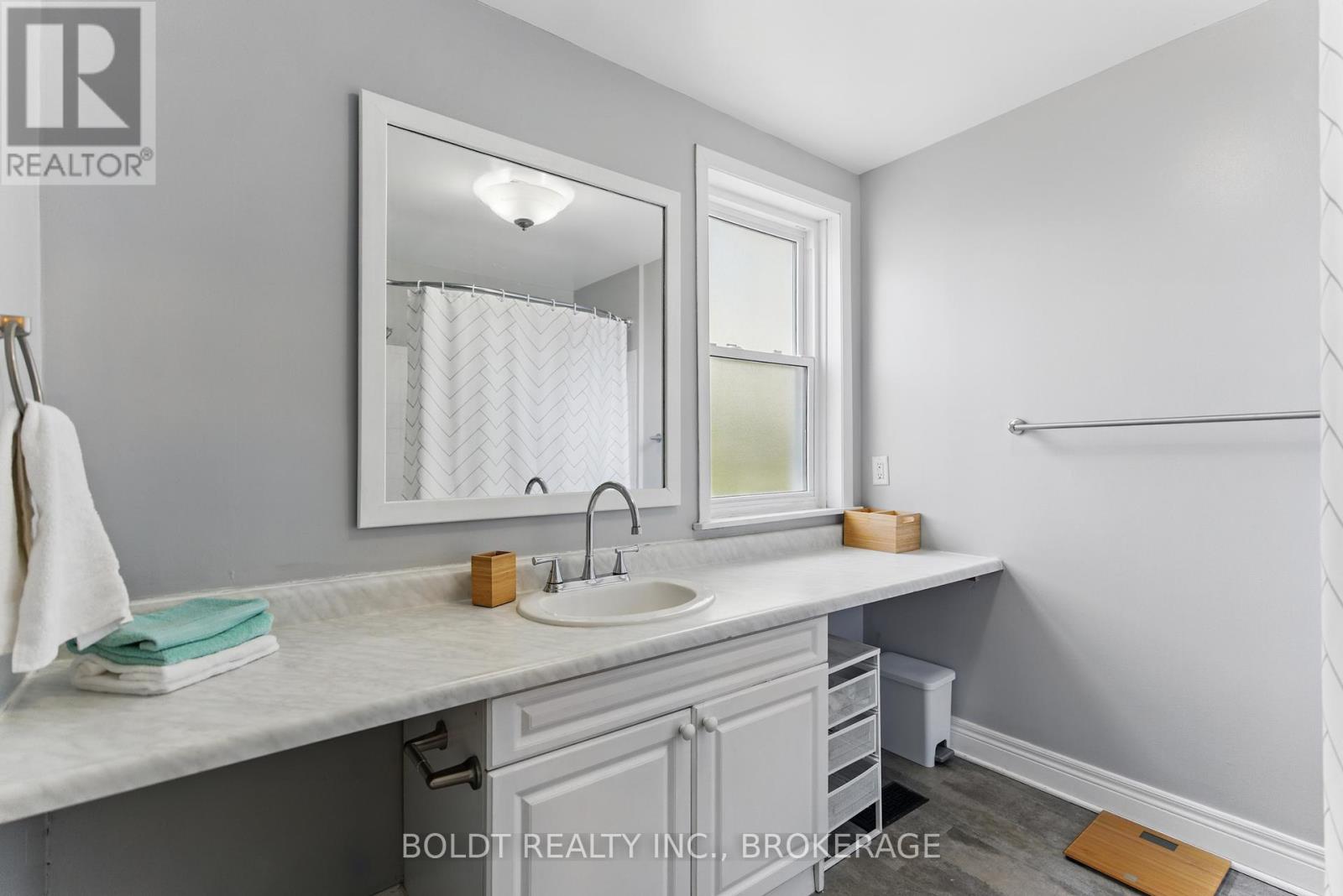 24-26 York Street, St. Catharines, Ontario  L2R 6B9 - Photo 17 - X12209514