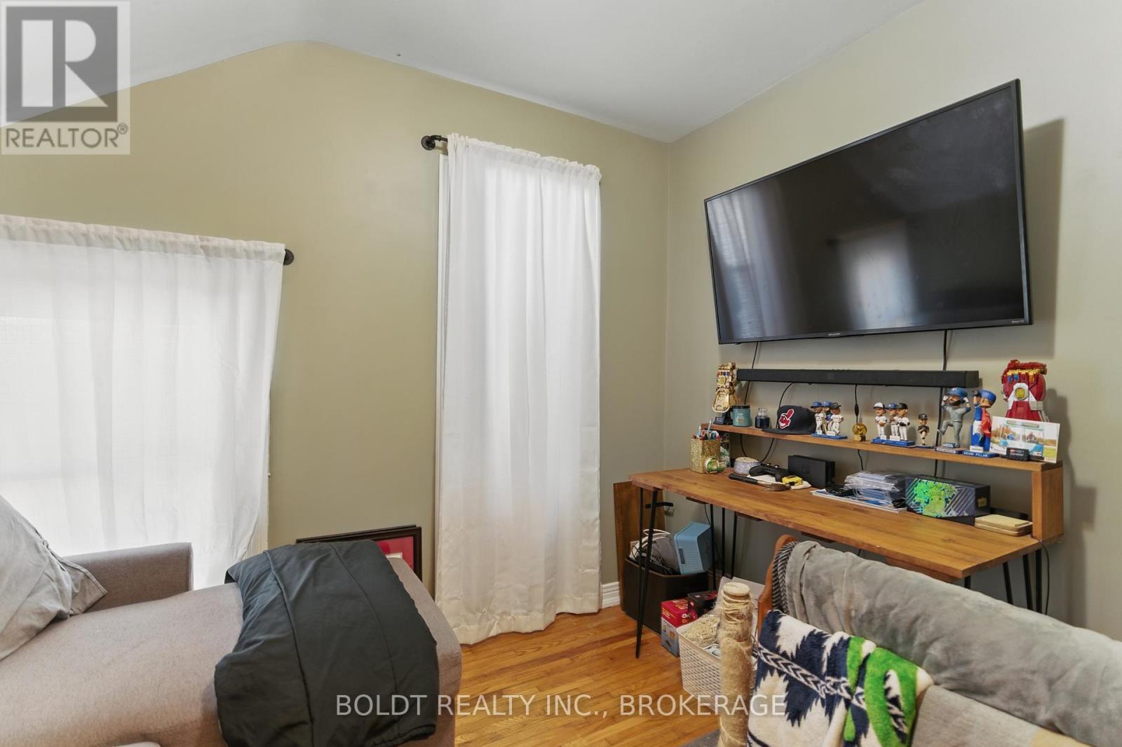 24-26 York Street, St. Catharines, Ontario  L2R 6B9 - Photo 33 - X12209514