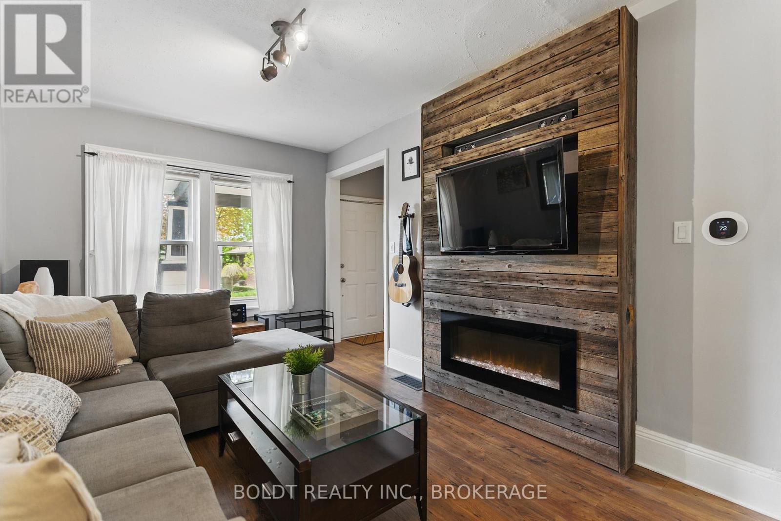 24-26 York Street, St. Catharines, Ontario  L2R 6B9 - Photo 4 - X12209514