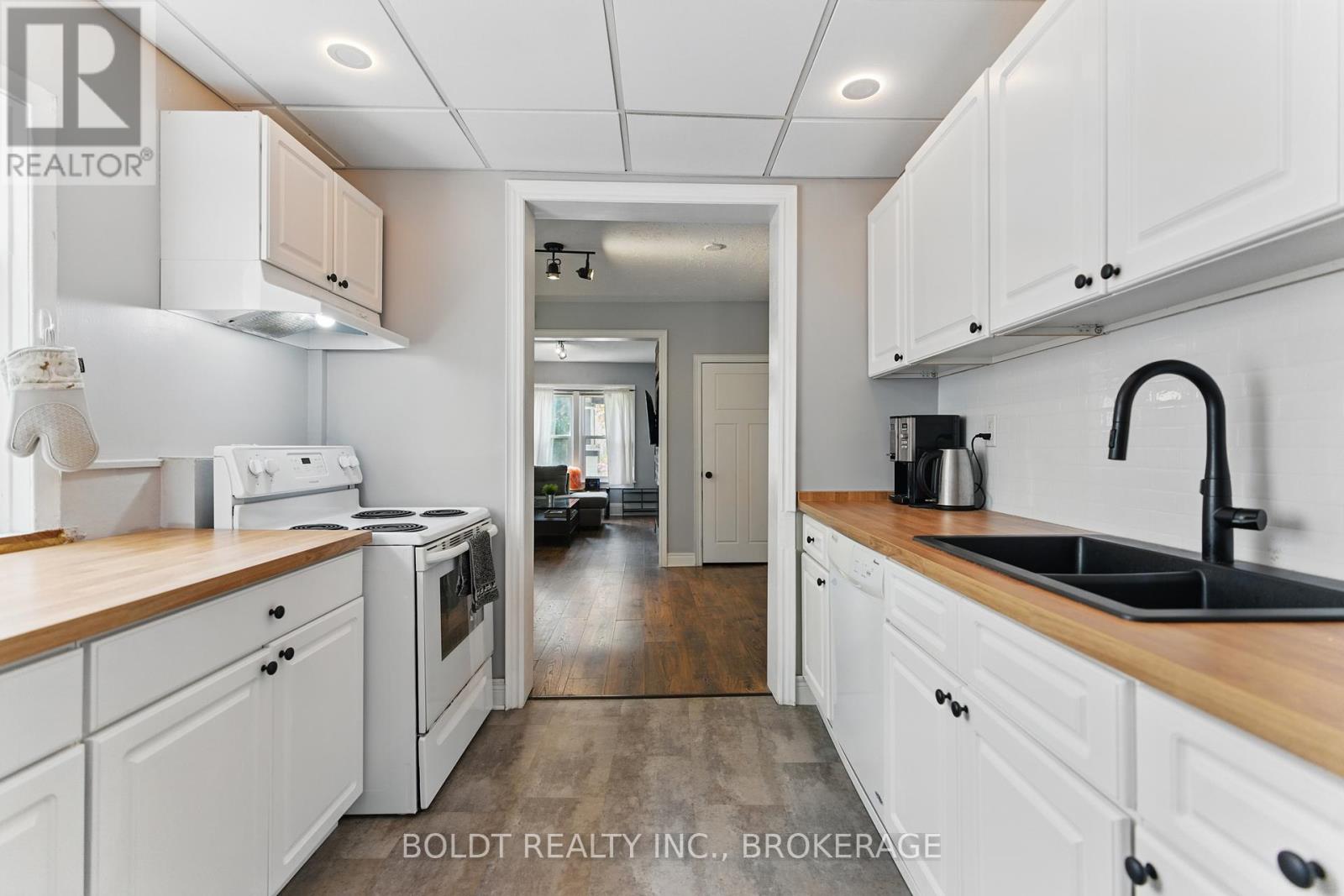 24-26 York Street, St. Catharines, Ontario  L2R 6B9 - Photo 8 - X12209514