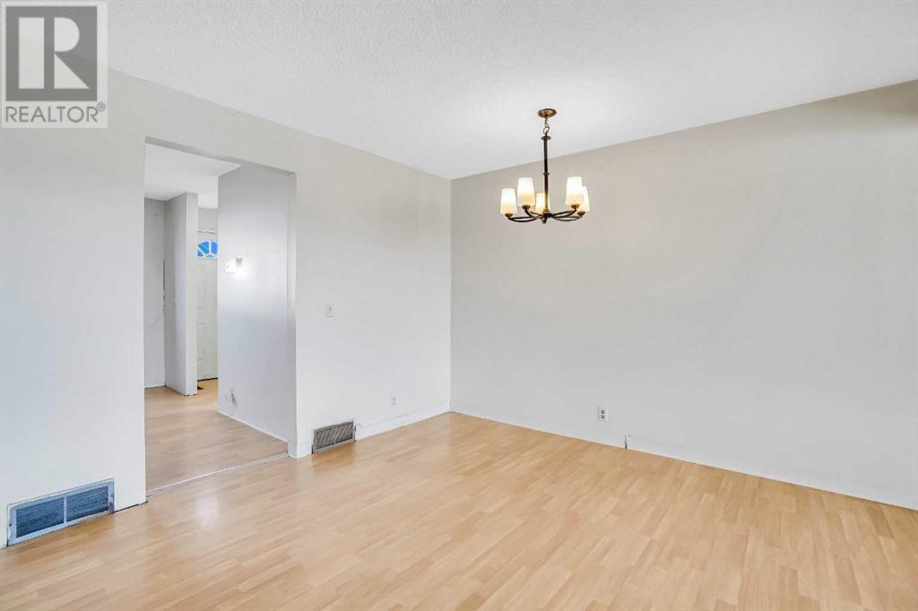 112 Castleridge Drive Ne, Calgary, Alberta  T3J 1Y8 - Photo 8 - A2213710