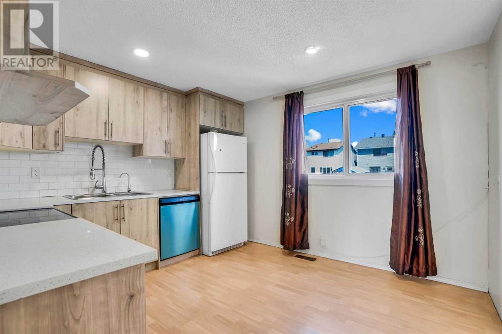 112 Castleridge Drive Ne, Calgary, Alberta  T3J 1Y8 - Photo 12 - A2213710