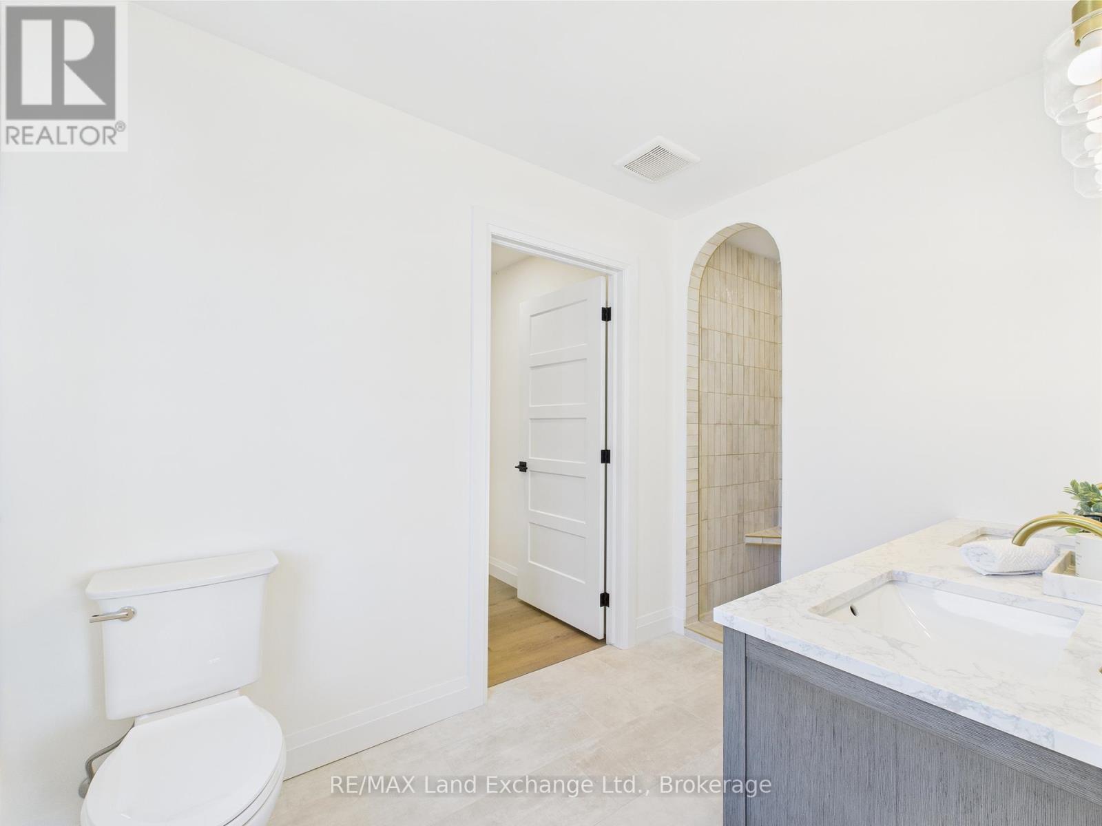 177 Durham Street, Kincardine, Ontario  N2Z 1A4 - Photo 16 - X12209407