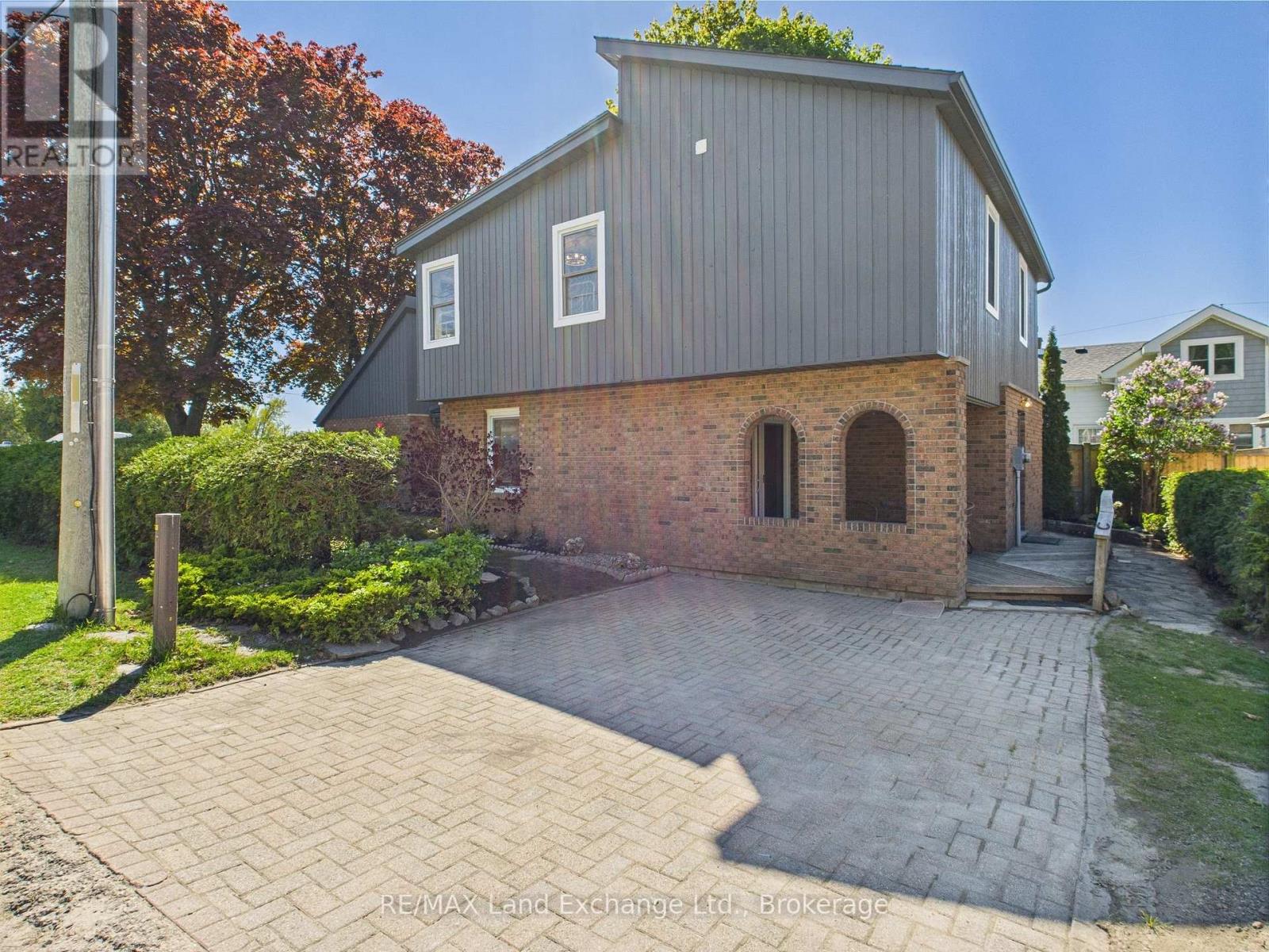 177 Durham Street, Kincardine, Ontario  N2Z 1A4 - Photo 24 - X12209407