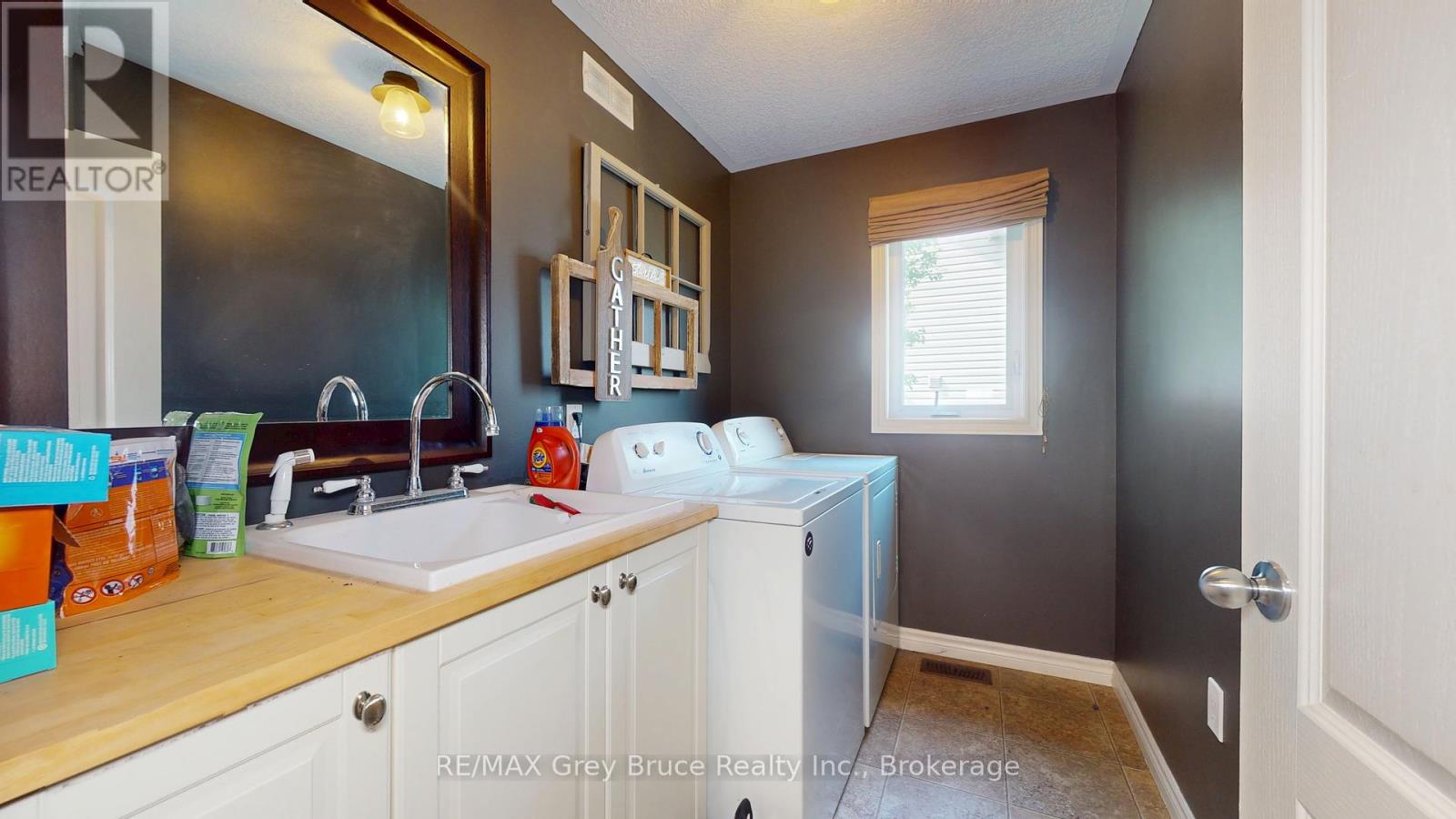 16 Paterson Street, Kincardine, Ontario  N0G 2T0 - Photo 11 - X12209483