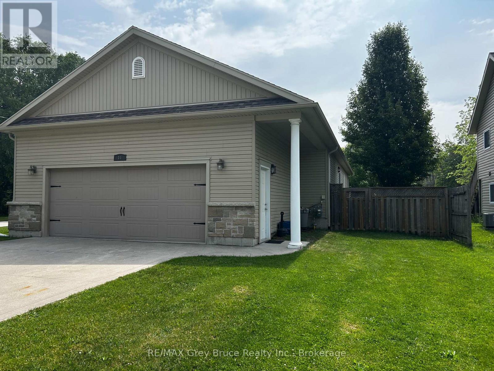 16 Paterson Street, Kincardine, Ontario  N0G 2T0 - Photo 2 - X12209483