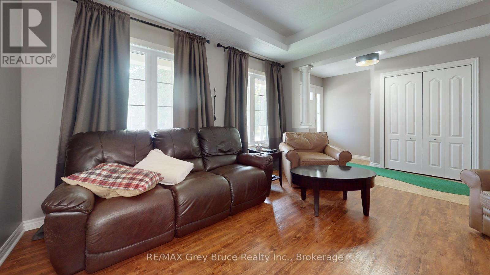 16 Paterson Street, Kincardine, Ontario  N0G 2T0 - Photo 4 - X12209483