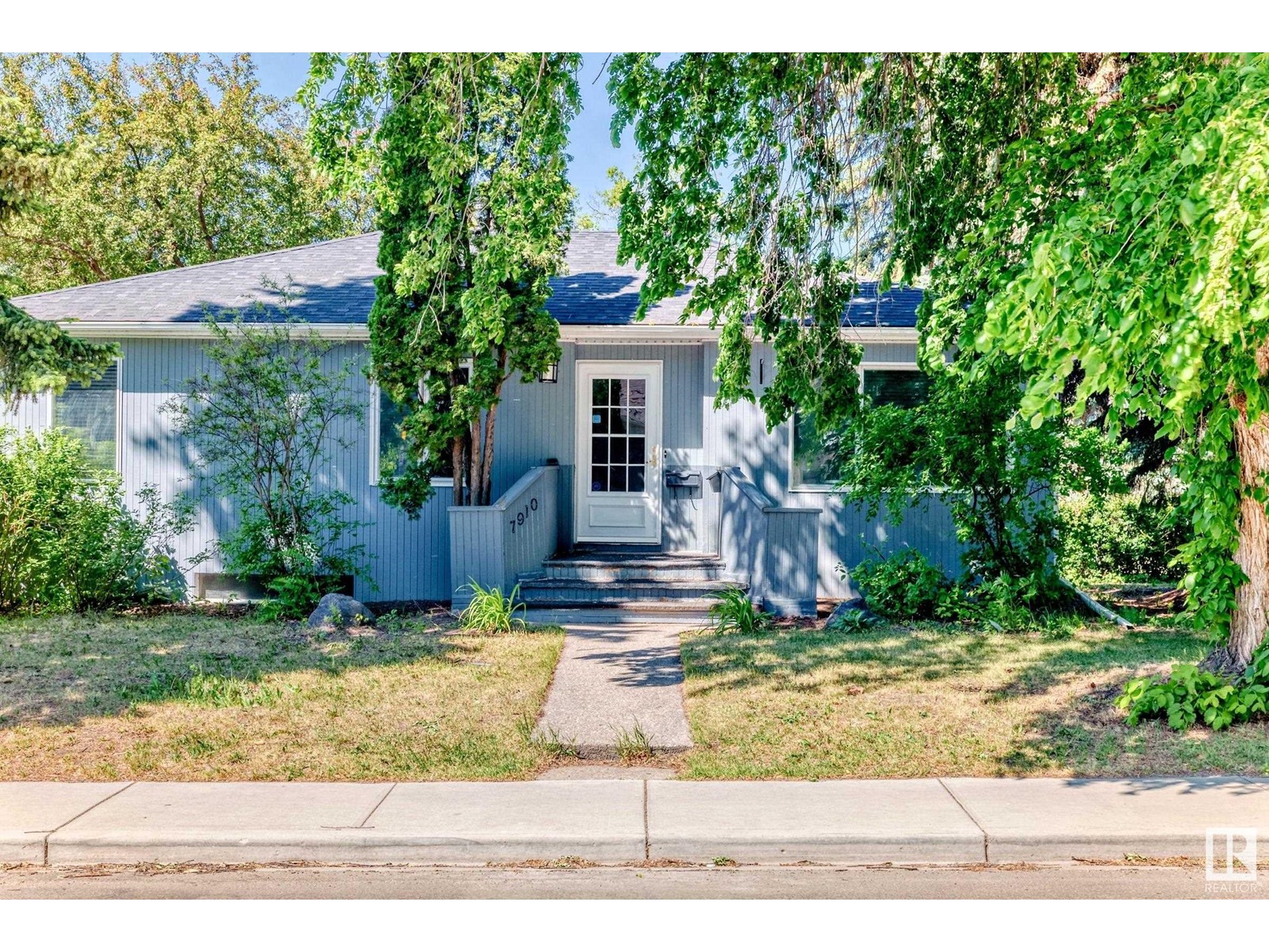 7910 115 St Nw, Edmonton, Alberta  T6G 1N8 - Photo 1 - E4441454