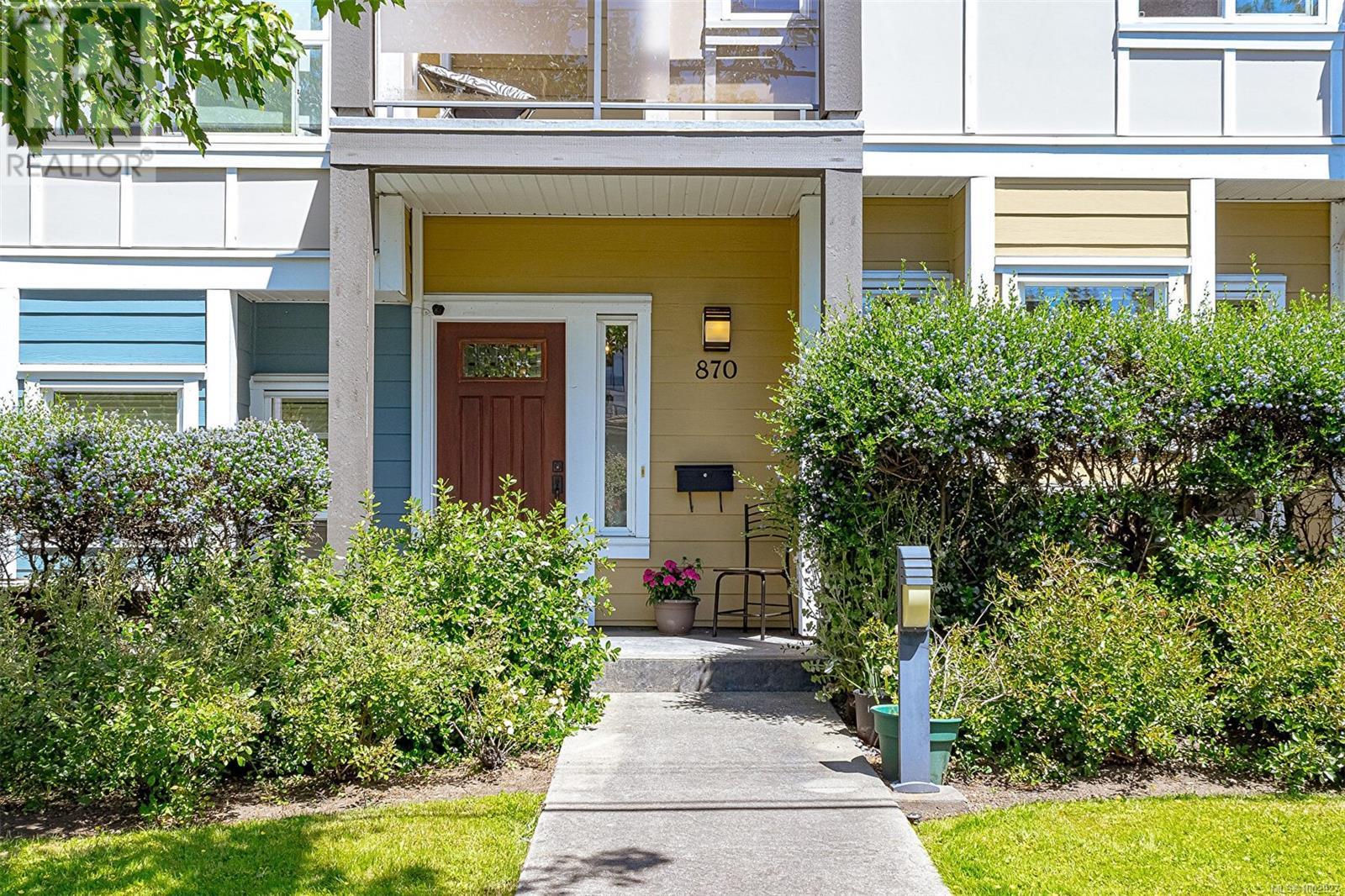 Property at 870 Brock Ave image 4